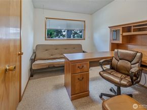 24815 42nd Avenue S, Kent WA 98032