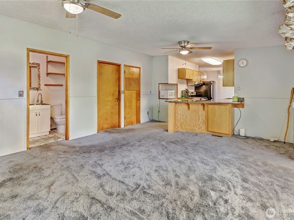 24815 42nd Avenue S, Kent WA 98032