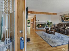 24815 42nd Avenue S, Kent WA 98032