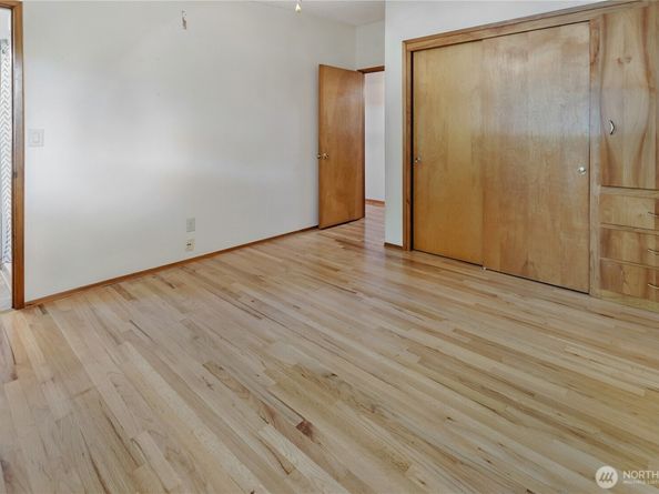 24815 42nd Avenue S, Kent WA 98032