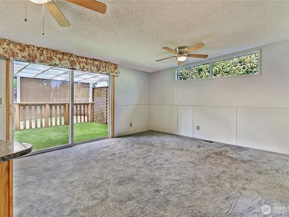 24815 42nd Avenue S, Kent WA 98032
