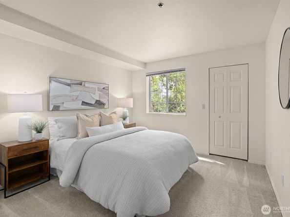 2540 118th Avenue SE 202, Bellevue WA 98005
