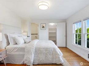 1702 Lake Washington Boulevard, Seattle WA 98122