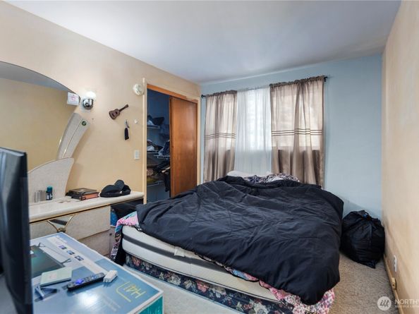 12421 2nd Avenue S, Seattle WA 98168