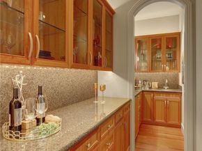 1055 91st Avenue NE, Bellevue WA 98004