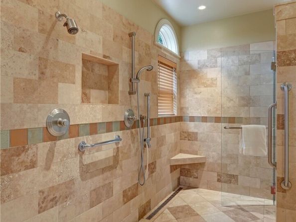 1055 91st Avenue NE, Bellevue WA 98004