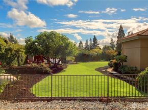 1055 91st Avenue NE, Bellevue WA 98004