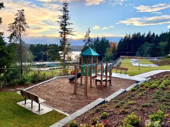 17542 NE Midnight Sun Loop, Poulsbo WA 98370