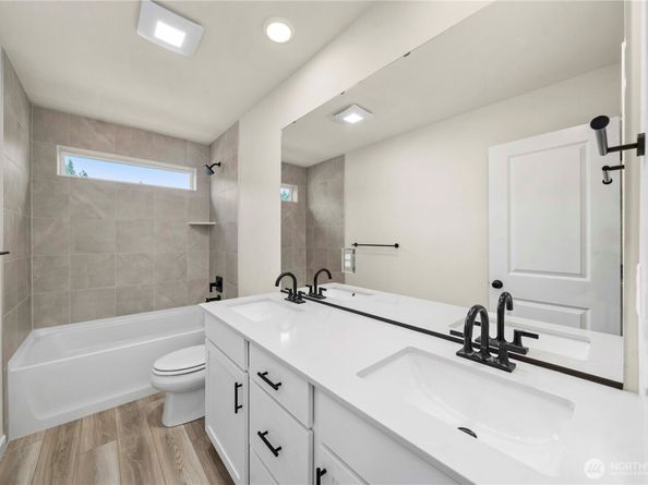 17542 NE Midnight Sun Loop, Poulsbo WA 98370