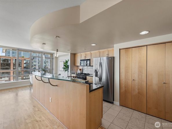 2929 1st Avenue 1217, Seattle WA 98121