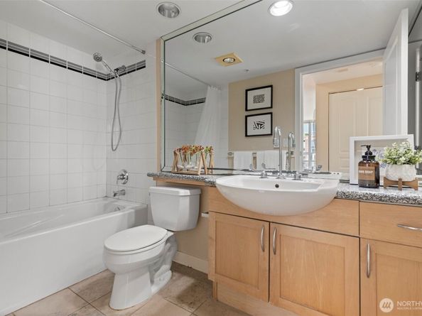 2929 1st Avenue 1217, Seattle WA 98121