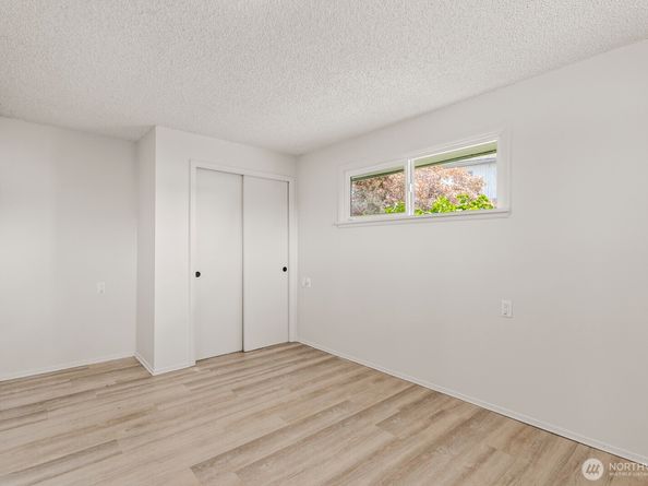 15330 40th Avenue W A & B, Lynnwood WA 98087