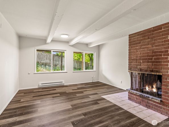 15330 40th Avenue W A & B, Lynnwood WA 98087