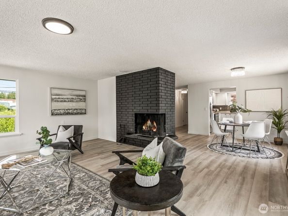 15330 40th Avenue W A & B, Lynnwood WA 98087