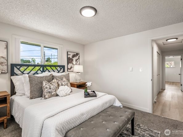 15330 40th Avenue W A & B, Lynnwood WA 98087