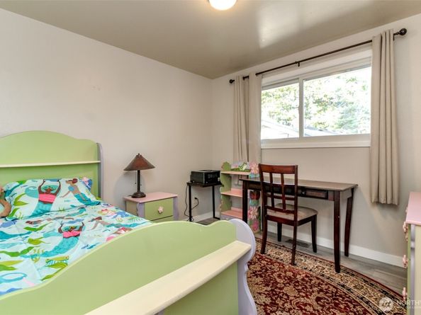 35616 15th Ave SW, Federal Way WA 98023
