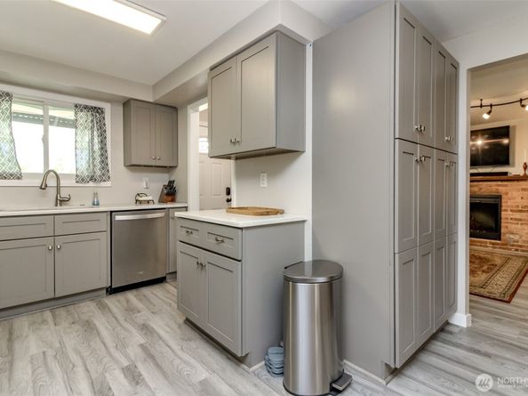 35616 15th Ave SW, Federal Way WA 98023