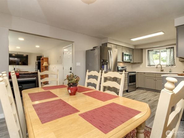 35616 15th Ave SW, Federal Way WA 98023