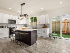 9245 Kelsey Lane SW, Seattle WA 98106