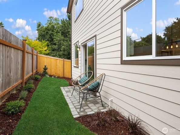 9245 Kelsey Lane SW, Seattle WA 98106
