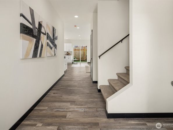 9245 Kelsey Lane SW, Seattle WA 98106