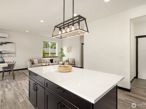 9245 Kelsey Lane SW, Seattle WA 98106
