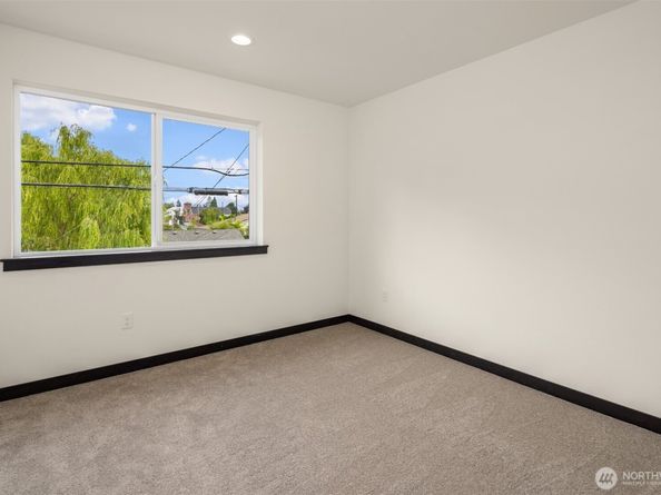 9245 Kelsey Lane SW, Seattle WA 98106