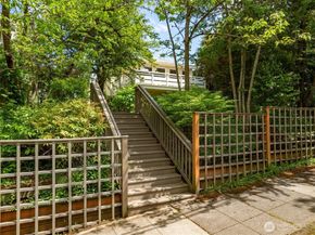 1724 26th Avenue, Seattle WA 98122