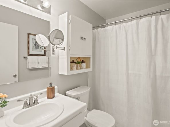 6201 Lake Washington Boulevard NE 206, Kirkland WA 98033