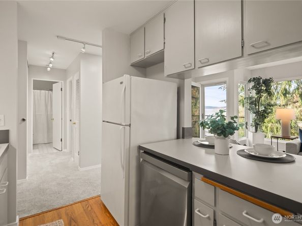 6201 Lake Washington Boulevard NE 206, Kirkland WA 98033