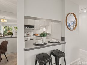 6201 Lake Washington Boulevard NE 206, Kirkland WA 98033