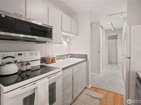 6201 Lake Washington Boulevard NE 206, Kirkland WA 98033