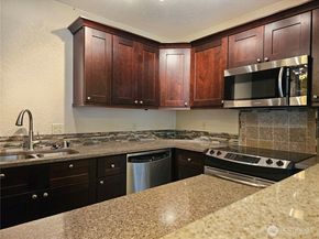 13626 NE 7th Street F9, Bellevue WA 98005