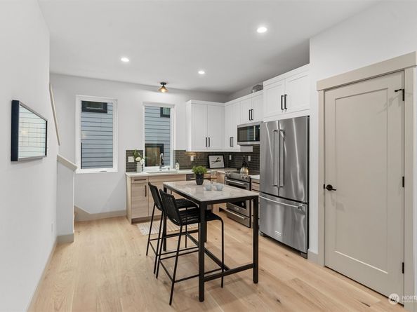 1255 NE 100th Street, Seattle WA 98125