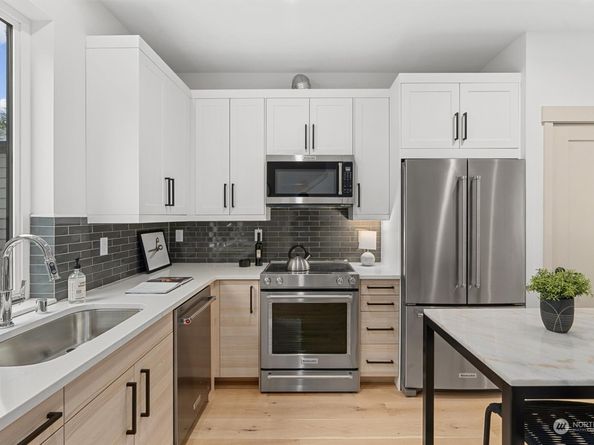 1255 NE 100th Street, Seattle WA 98125