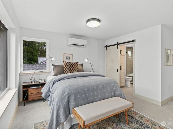 1255 NE 100th Street, Seattle WA 98125