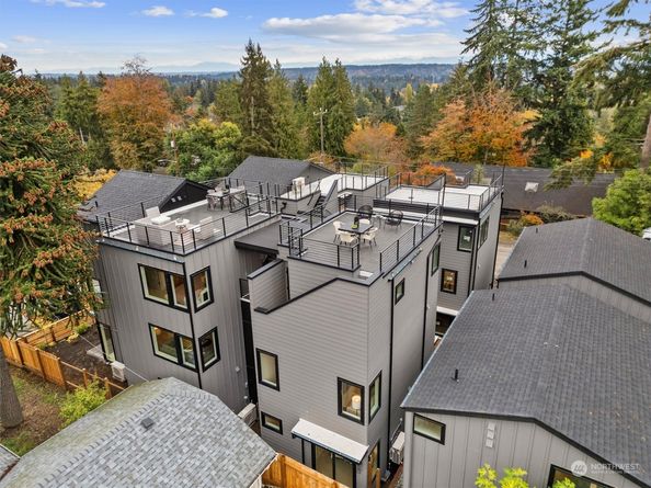 1255 NE 100th Street, Seattle WA 98125