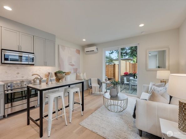 13544 39th Avenue NE B, Seattle WA 98125