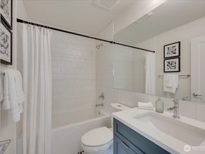 13544 39th Avenue NE B, Seattle WA 98125
