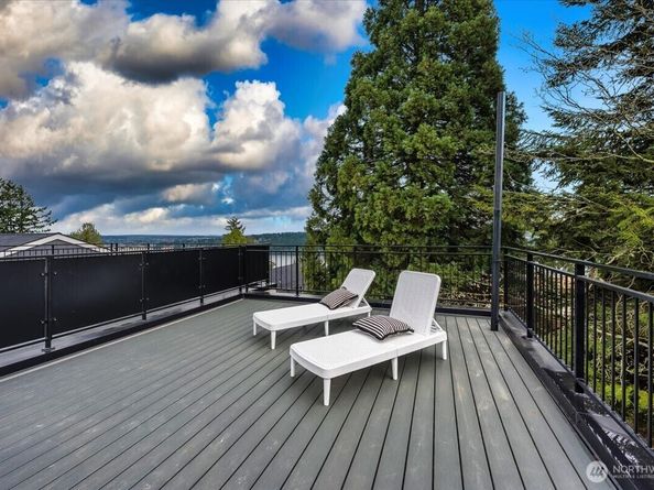 13544 39th Avenue NE B, Seattle WA 98125