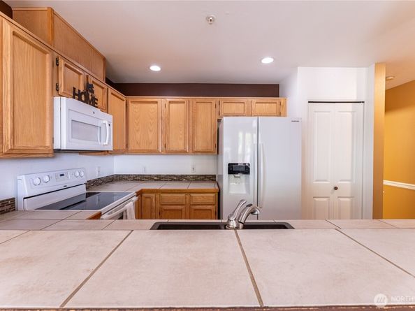 6711 S 239th PL A104, Kent WA 98032