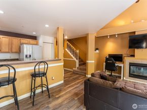 6711 S 239th PL A104, Kent WA 98032