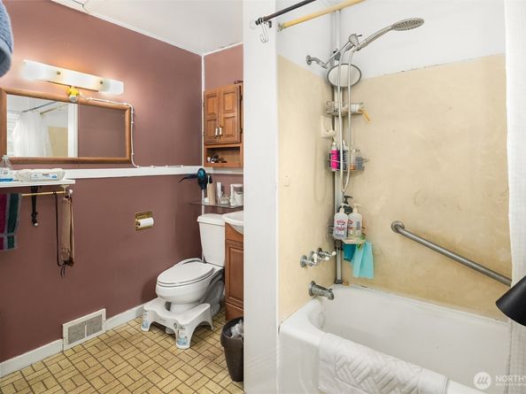 809 S Orcas Street, Seattle WA 98108