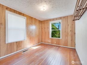8434 34th Avenue S, Seattle WA 98118