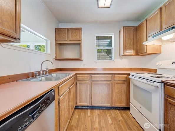 8434 34th Avenue S, Seattle WA 98118