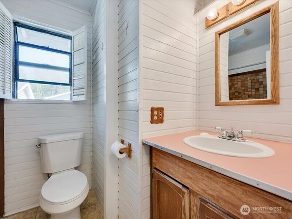8434 34th Avenue S, Seattle WA 98118