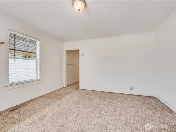 8434 34th Avenue S, Seattle WA 98118