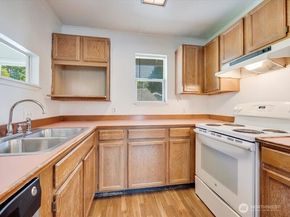 8434 34th Avenue S, Seattle WA 98118