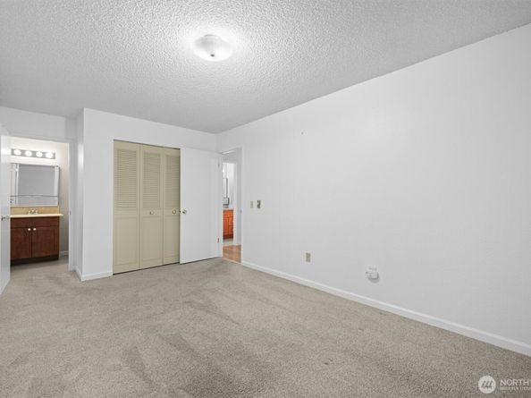 2550 Thorndyke Avenue W 103, Seattle WA 98199