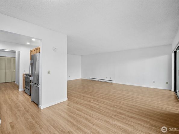 2550 Thorndyke Avenue W 103, Seattle WA 98199